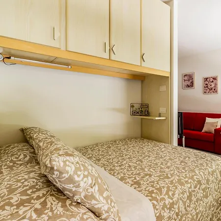 Appartement Private Garden & Garage - Self Check-in & Remote Access Côme