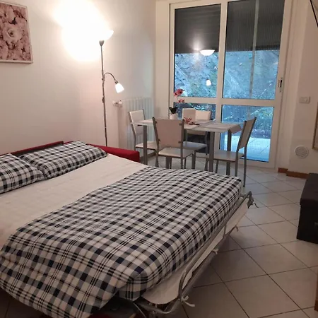Appartement Private Garden & Garage - Self Check-in & Remote Access Côme