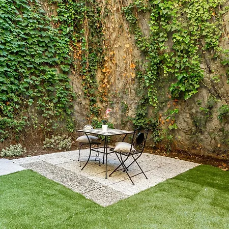 Private Garden & Garage - Self Check-in & Remote Access Appartement
