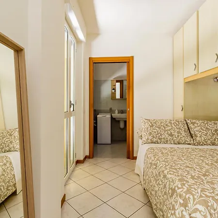 Private Garden & Garage - Self Check-in & Remote Access Appartement *